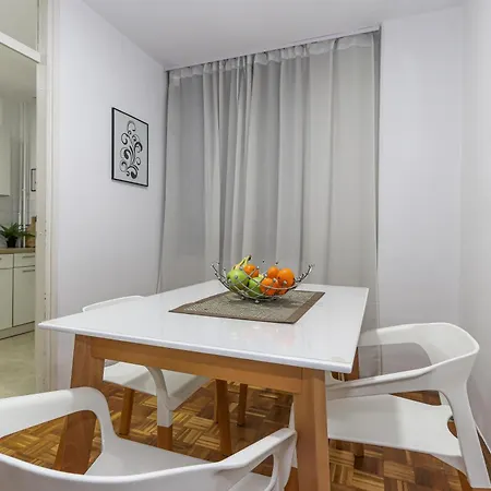 Apartment Skroman, Cist I Udoban U Ivana Ribara Za Dvoje *