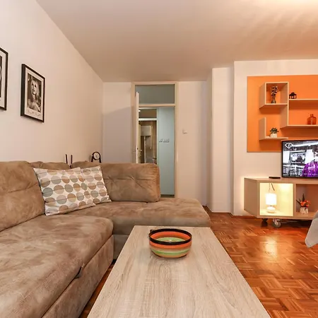 Apartment Skroman, Cist I Udoban U Ivana Ribara Za Dvoje *