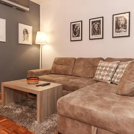 Apartment Skroman, Cist I Udoban U Ivana Ribara Za Dvoje